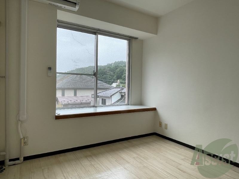 居室・リビング　６．帖の洋室です。広々としていますね。