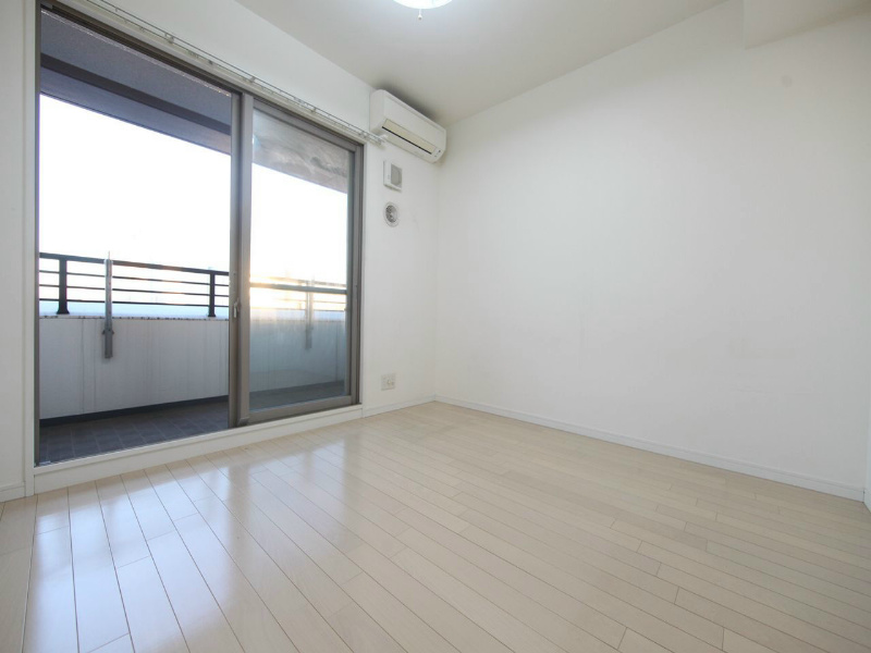 その他　洋室6.9帖　エアコン完備　バルコニー