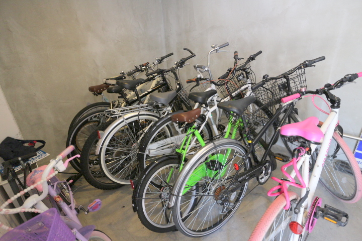 その他共有部分　屋内駐輪場です♪