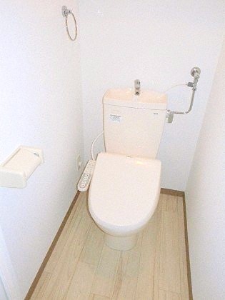 トイレ　ウォシュレット付きです♪