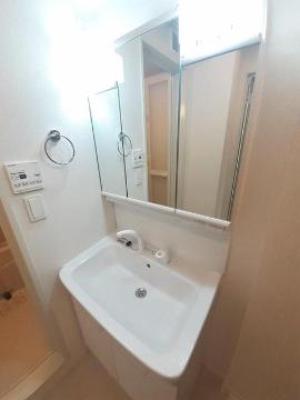 洗面設備　洗髪洗面化粧台