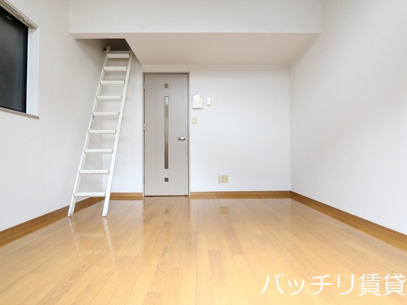 居室・リビング　同型タイプの為、現状を優先致します。