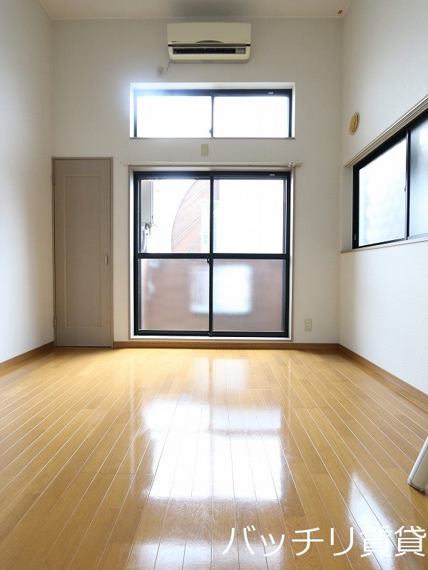 バルコニー　同型タイプの為、現状を優先致します。