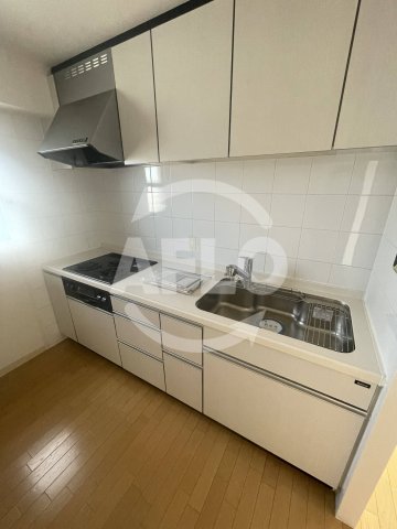 キッチン　アーデンタワー新町　ガス3口コンロシステムキッチン