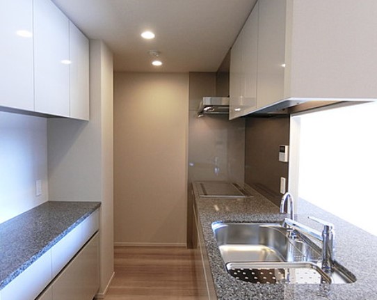 キッチン　写真は同タイプ住居です。