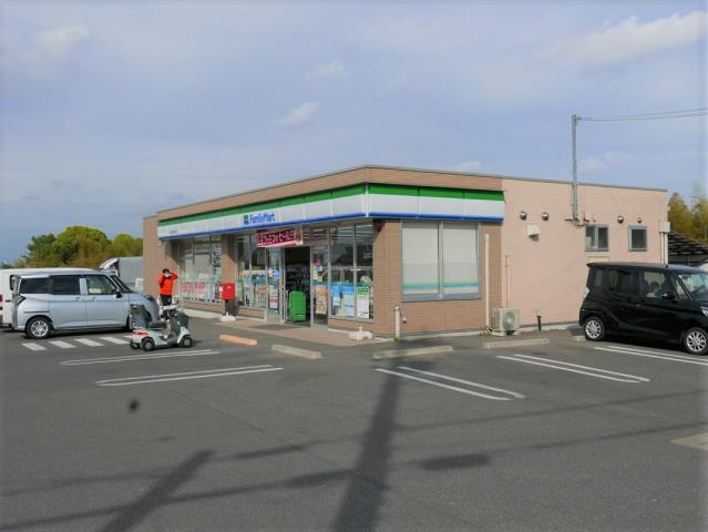 コンビニ　ファミリーマート大府横根町箕手店（コンビニ）まで764m
