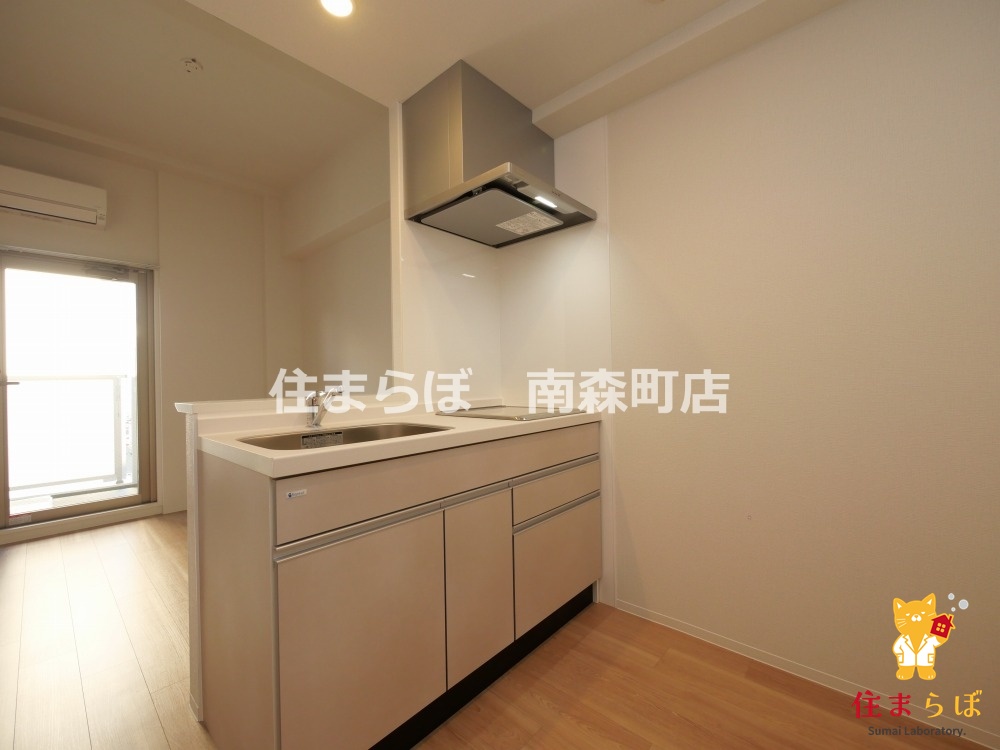 キッチン　「ただの部屋探しじゃない。“あなたの暮らし”探しです。」