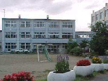 小学校　白銀小学校（小学校）まで1000m