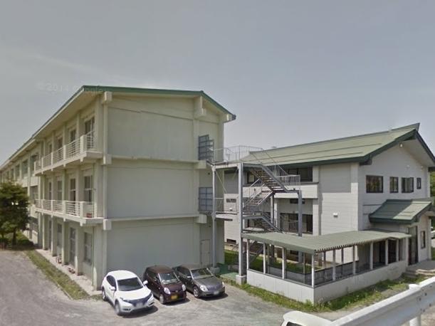 中学校　白銀中学校（中学校）まで2000m