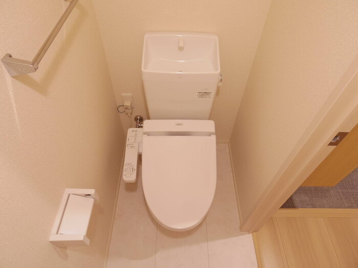 トイレ　温水洗浄便座