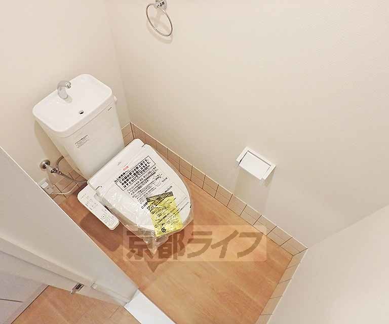 トイレ　ウォシュレット機能付きのトイレです。