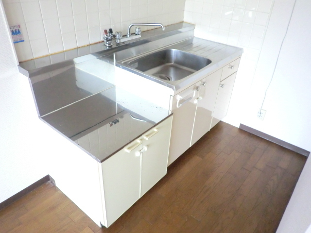 キッチン　ガスキッチンです。キッチン部独立して使いやすいですよ