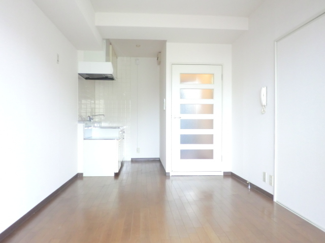 居室・リビング　広いですね。