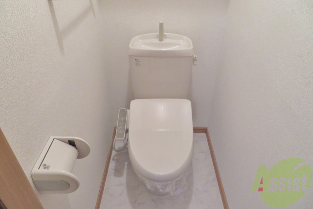 トイレ　トイレはウォシュレット付きです。シャワートイレは嬉しいですね
