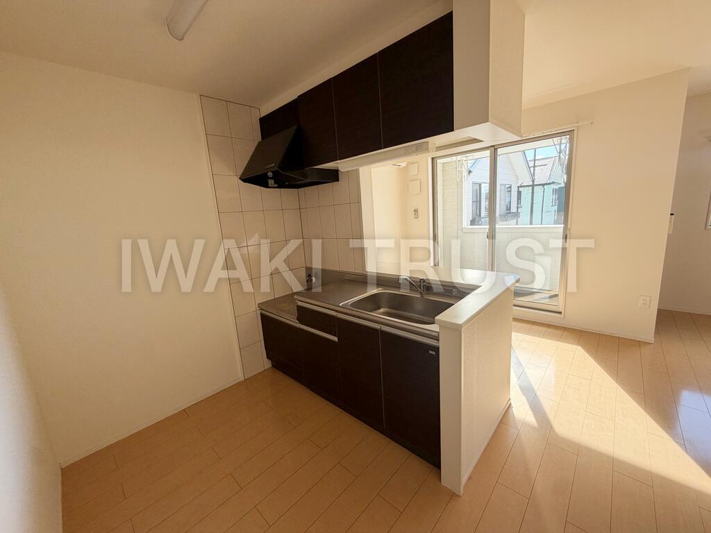 キッチン　※同型タイプの写真です