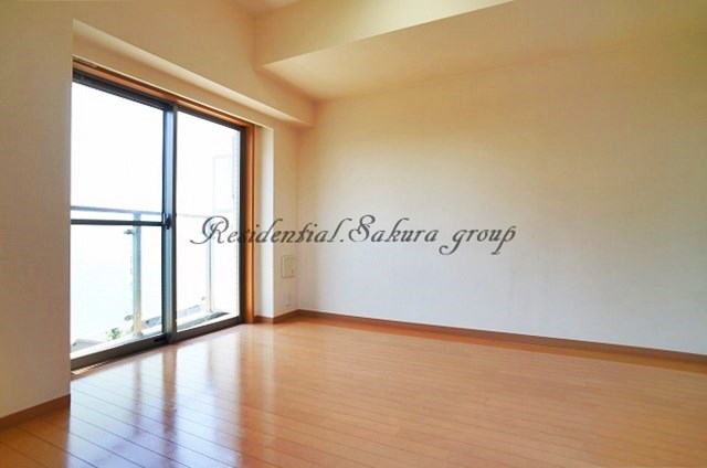 居室・リビング　こちらのリビングで趣味の時間をお楽しみください♪