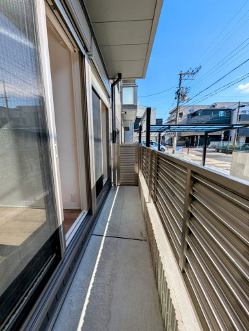 バルコニー　同メーカー同仕様：日当り良好の南向き