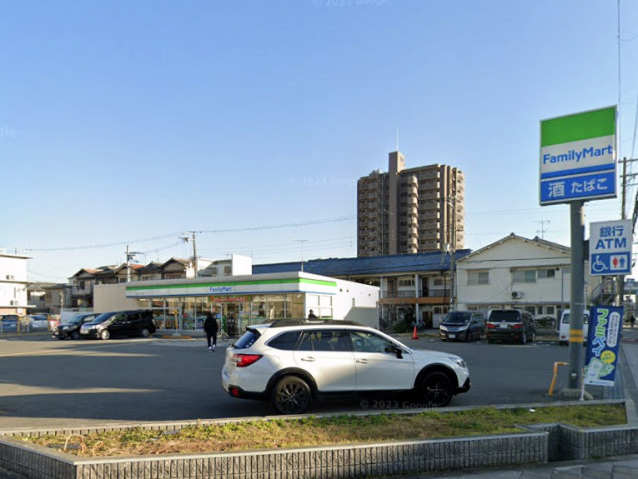 コンビニ　ファミリーマート背戸口一丁目店（コンビニ）まで207m