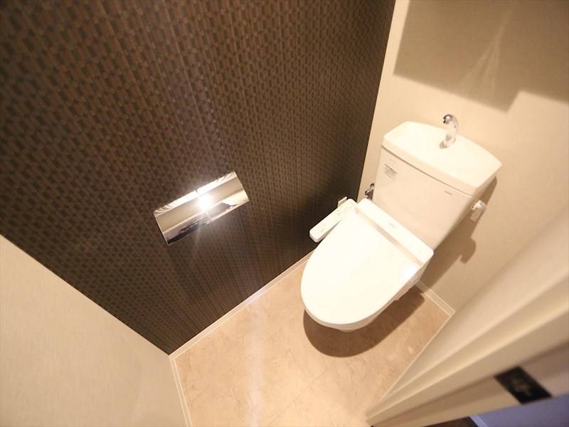 トイレ　温水洗浄暖房便座付トイレ