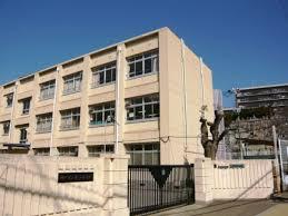 中学校　神戸市立舞子中学校（中学校）まで576m