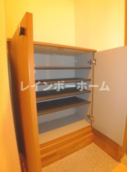 玄関　落ち着いた玄関です