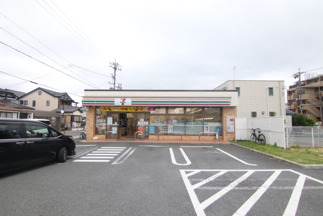 コンビニ　セブンイレブン名古屋比良１丁目店（コンビニ）まで400m