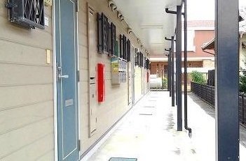 エントランス　ゆとりのあるエントランスです