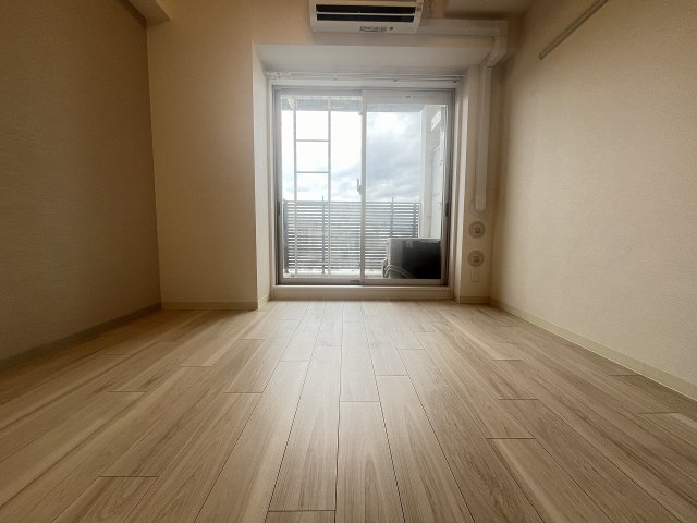 その他部屋・スペース　広くて明るい寝室