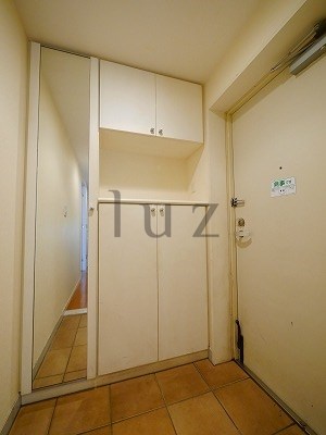 玄関　シューズBOX完備の玄関スペース！