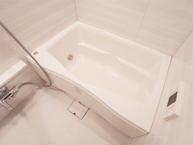 バス・シャワールーム　★追焚き・浴室乾燥完備★