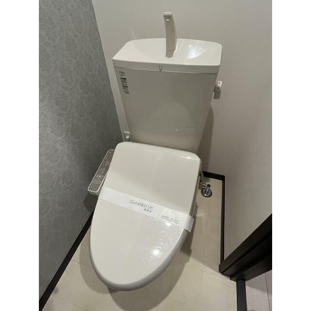 トイレ　ウォシュレット付き