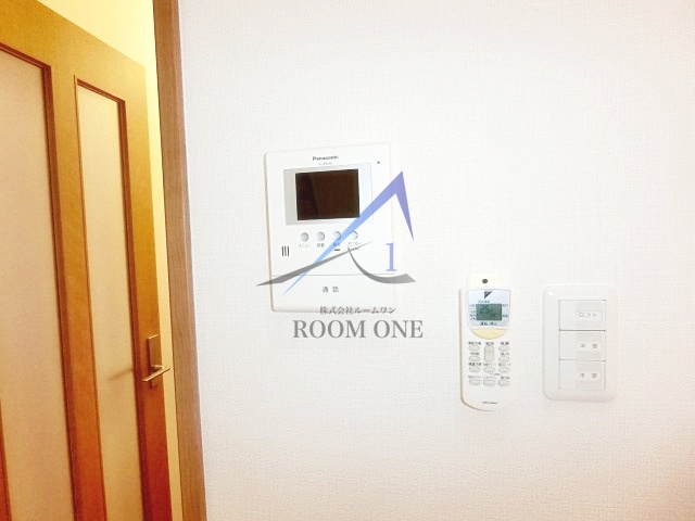 セキュリティ　モニター付きインターホンです。