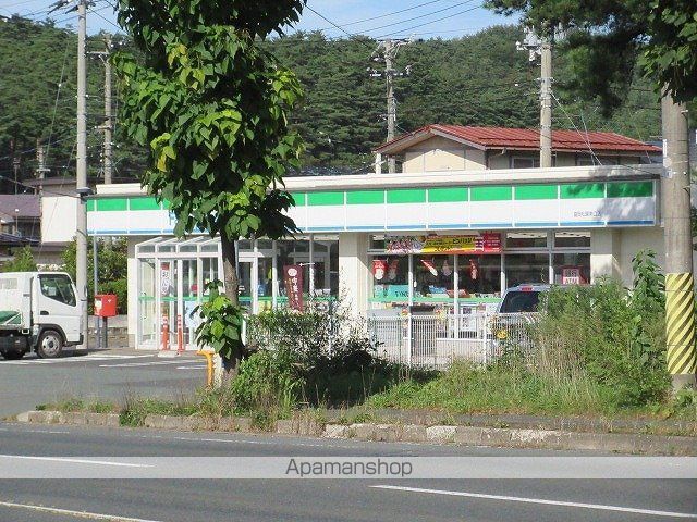 コンビニ　ファミリーマート（コンビニ）まで2198m
