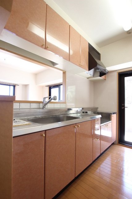 キッチン　同物件別号室