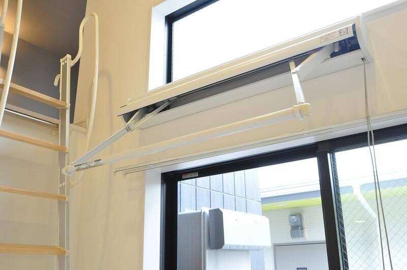 庭　室内洗濯干しで、不要な時は収納できます☆