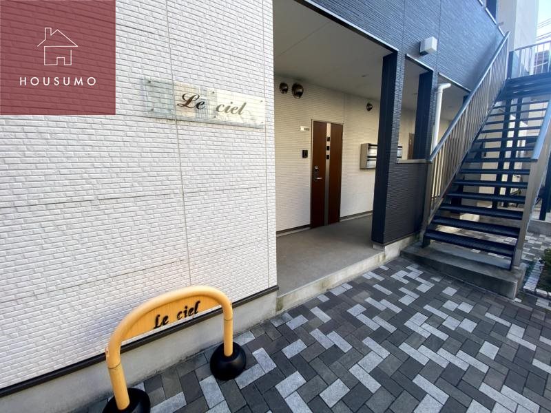 エントランス　清潔なエントランスです