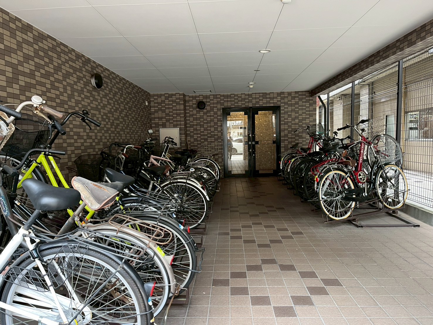 駐車場　駐輪場