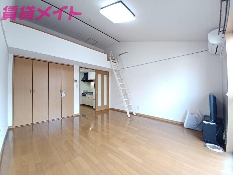 居室・リビング　同型参考写真