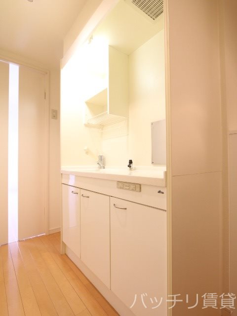 キッチン　同型タイプのため、現状を優先いたします。