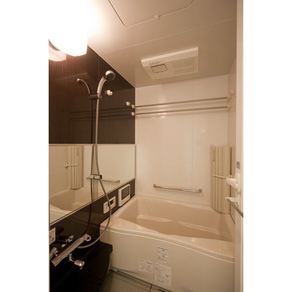 バス・シャワールーム　同物件別部屋写真