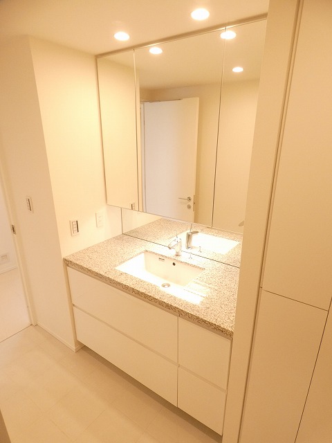 洗面設備　洗面設備