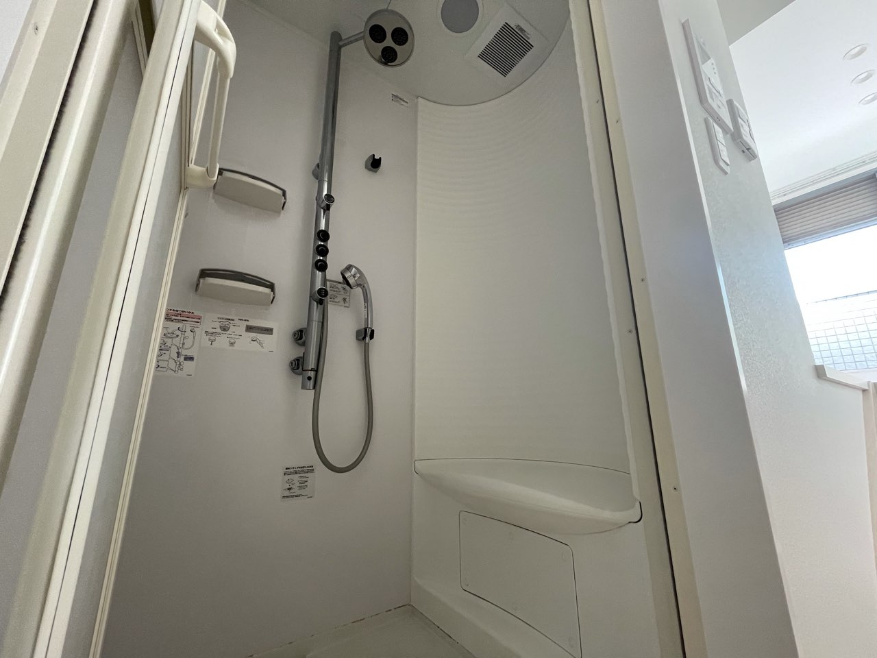 バス・シャワールーム　オシャレなシャワールームタイプ