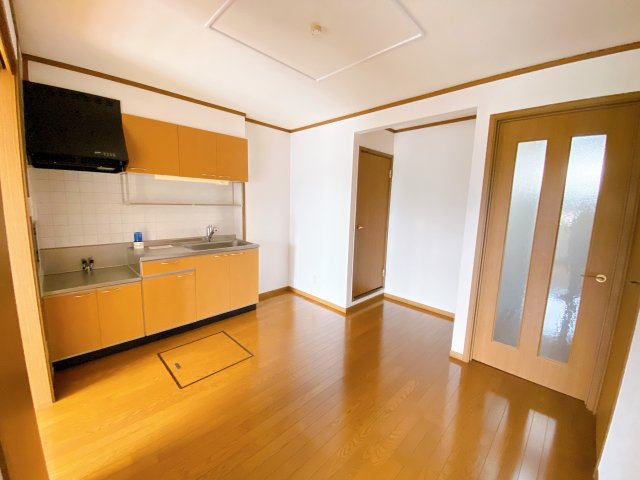 居室・リビング　別部屋反転間取のお写真になります。参考にご覧くださいませ。