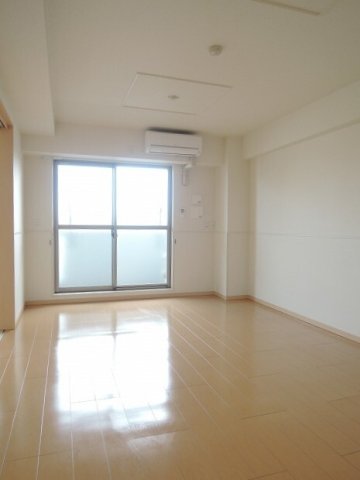 居室・リビング　ゆったり過ごせる居間です