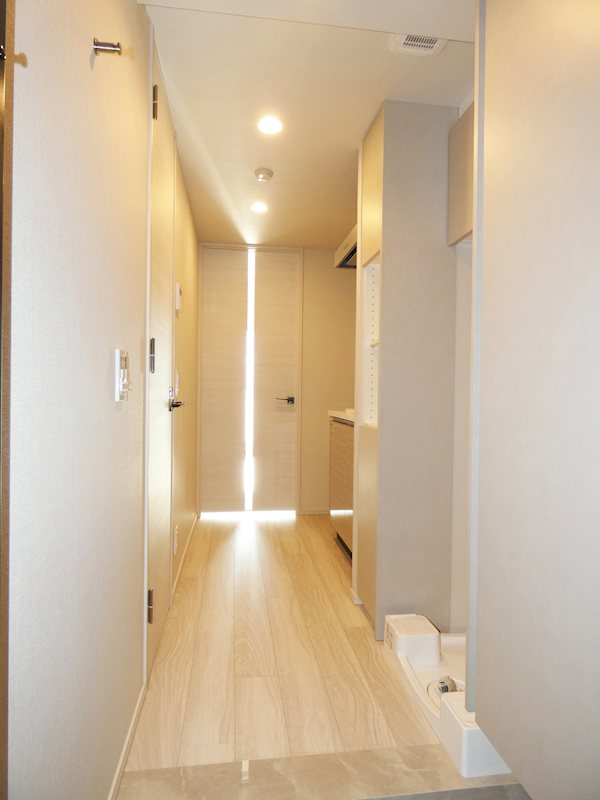 玄関　室内写真は別号室の参考写真です