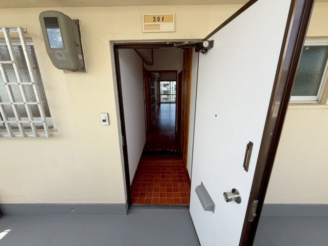 玄関　行田原マンション★那覇市与儀エリア