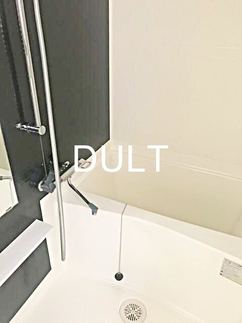 バス・シャワールーム　バスルームです。