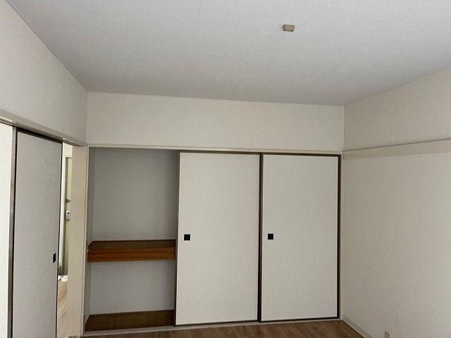 収納　ご家族全員分入る大きな押し入れ付き。