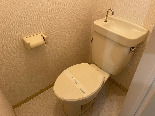 その他　浴室には朝の身支度に便利な洗面台も完備。