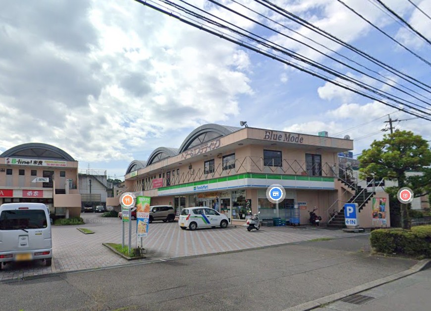 コンビニ　ファミリーマート 米良バイパス店（コンビニ）まで683m